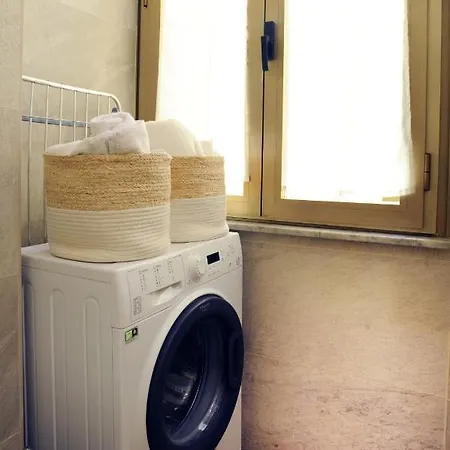 Vaticano 50 Steps From Museum *