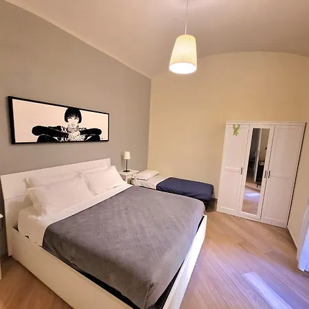 Vaticano 50 Steps From Museum