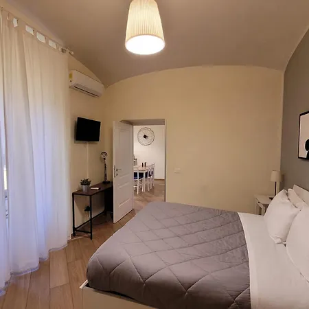 Vaticano 50 Steps From Museum