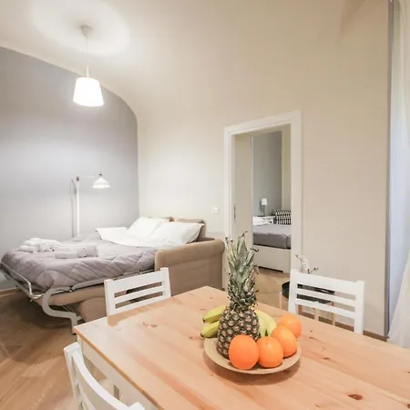 Vaticano 50 Steps From Museum Rome